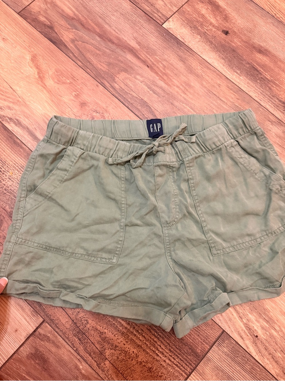 GAP Women's Linen Olive/Green Drawstring Casual Shorts for summer